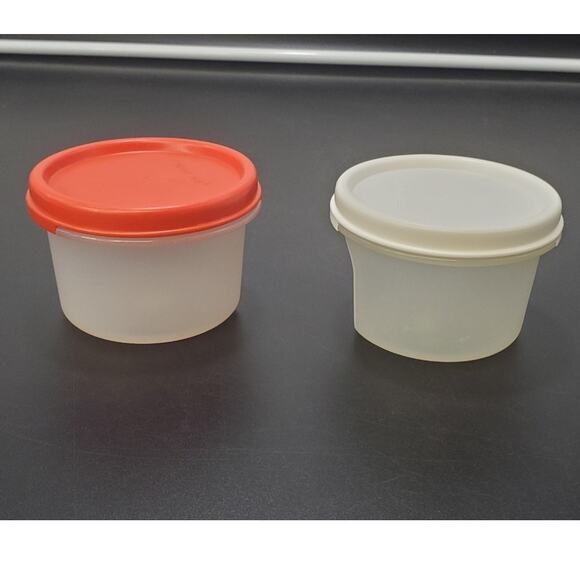 Tupperware VINTAGE Modular Mate, Round 7 oz 200ml w/Lids, Set of 2 - Picture 1 of 3